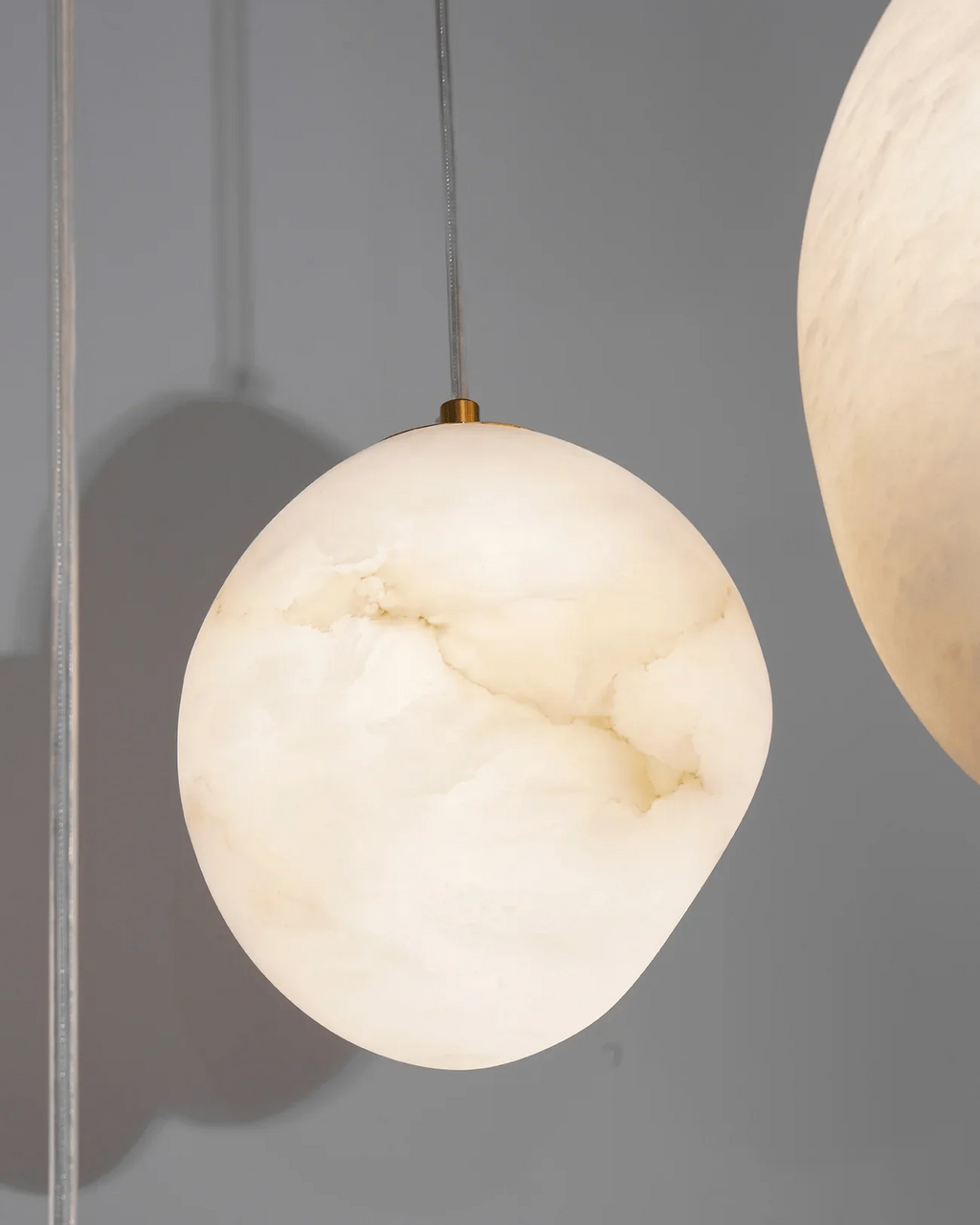 Elegant Pendant Light Brass Alabaster Adjustable Height